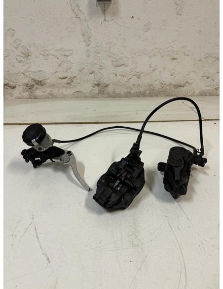 Maitre cylindre et étrier de frein avant TRIUMPH SPEED TRIPLE 955 1999  -  2004