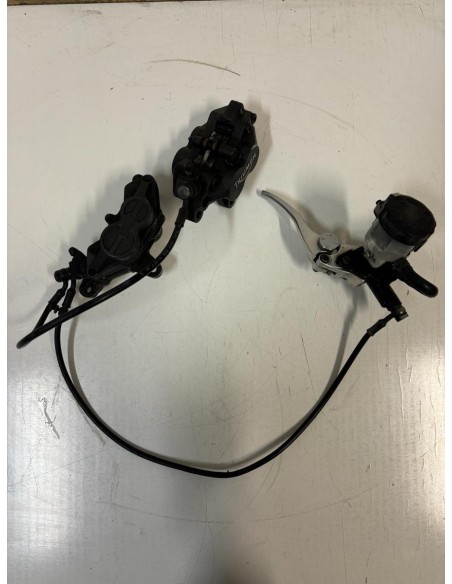 Maitre cylindre et étrier de frein avant TRIUMPH SPEED TRIPLE 955 1999  -  2004