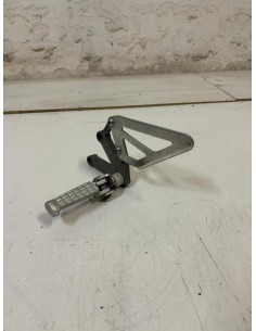 Platine gauche repose pied TRIUMPH SPEED TRIPLE 955 1999 - 2004