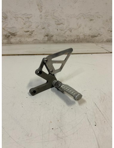 Platine gauche repose pied TRIUMPH SPEED TRIPLE 955 1999 - 2004