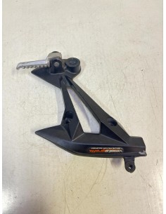 Platine repose pied passager arrière gauche KAWASAKI Z 750 2007 - 2012