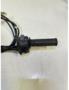 Commodo droit + poignée et câbles de gaz YAMAHA XMAX 125 2014  -  2017