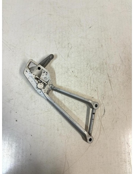 Platine repose pied passager arrière gauche MV AGUSTA BRUTALE 1090 2010 - 2016