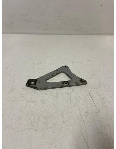Platine avant gauche repose pied SUZUKI RG GAMMA 125 1985 - 1991