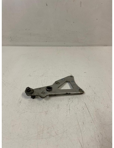 Platine avant droite repose pied SUZUKI RG GAMMA 125 1985 - 1991
