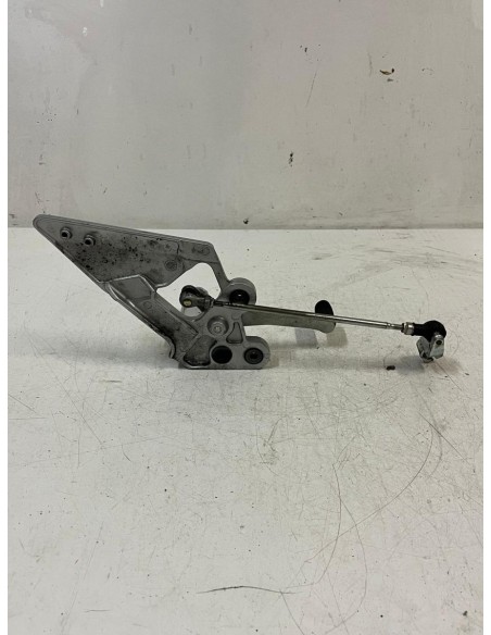 Platine gauche repose pied YAMAHA FZ6 2004 - 2008