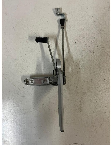 Platine gauche repose pied YAMAHA FZ6 2004 - 2008