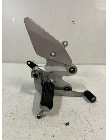 Platine avant droite repose pied YAMAHA FZ6 2004 - 2008