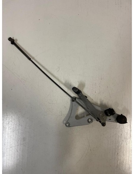 Platine avant droite repose pied conducteur SUZUKI RG GAMMA 125 1985  -  1991