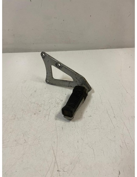 Platine avant gauche repose pied SUZUKI RG GAMMA 125 1985 - 1991