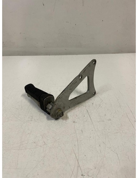 Platine avant gauche repose pied SUZUKI RG GAMMA 125 1985 - 1991