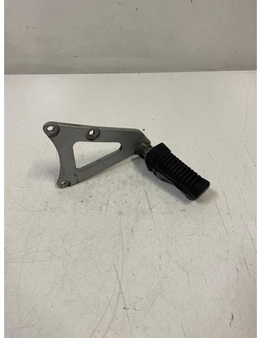 Platine avant gauche repose pied SUZUKI RG GAMMA 125 1985 - 1991