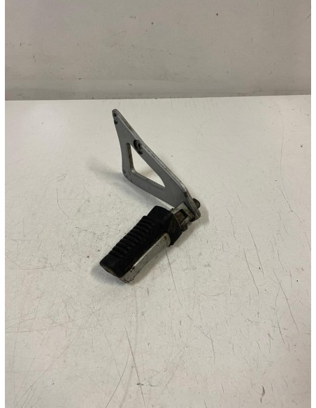 Platine avant gauche repose pied SUZUKI RG GAMMA 125 1985 - 1991