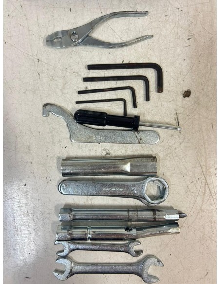 Trousse à outils d'origine SUZUKI SV 650 2003  -  2012