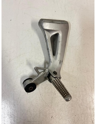 Platine repose pied passager arrière droite SUZUKI SV 650 1999 - 2002