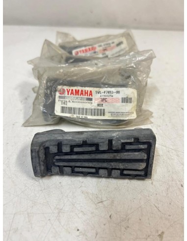 Caoutchouc de repose pied conducteur YAMAHA YBR 125 2010  -  2017