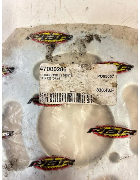 Couronne et pignon neuf YAMAHA YBR 125 2007  -  2017