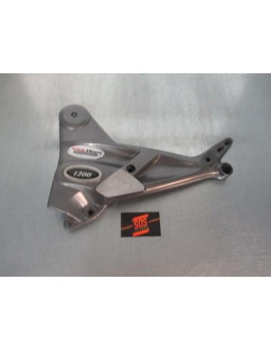 Platine gauche repose pied TRIUMPH TROPHY 900 1996 - 2002