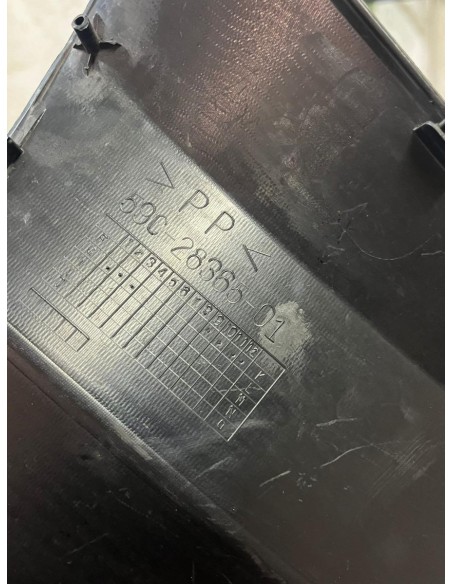 Cache carénage central de plancher repose pied YAMAHA TMAX 530 2012  -  2016