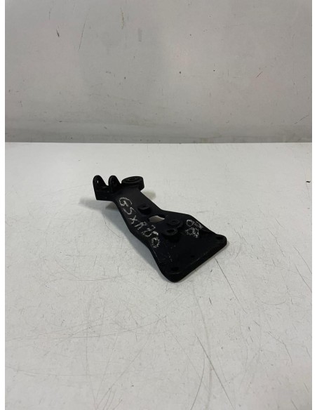 Platine repose pied passager arrière gauche SUZUKI GSXR 750 1988 - 1989