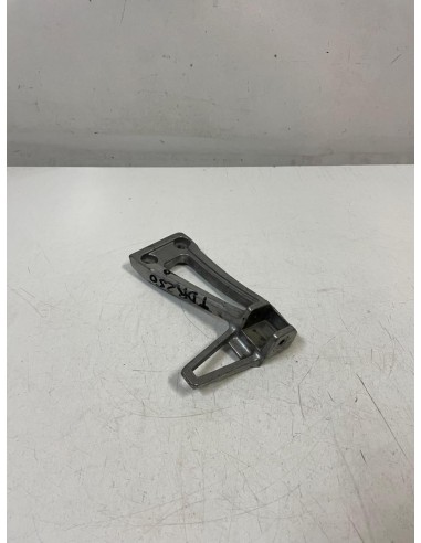 Platine repose pied passager arrière droite YAMAHA TDR 250 1988  -  1990