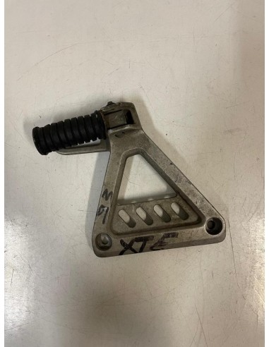 Platine repose pied passager arrière gauche YAMAHA XT 600 1990  -  1994