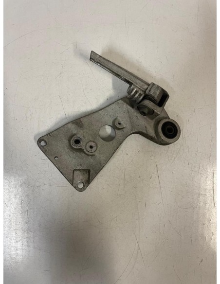 Platine repose pied passager arrière gauche SUZUKI GSXR 1100 1989 - 1992