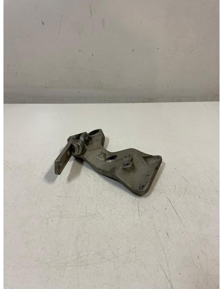 Platine repose pied passager arrière gauche SUZUKI GSXR 1100 1989 - 1992