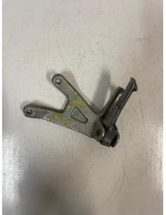 Platine repose pied passager arrière gauche YAMAHA FZ 750 1988 - 1994