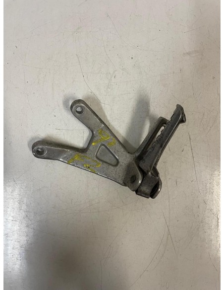 Platine repose pied passager arrière gauche YAMAHA FZ 750 1988 - 1994