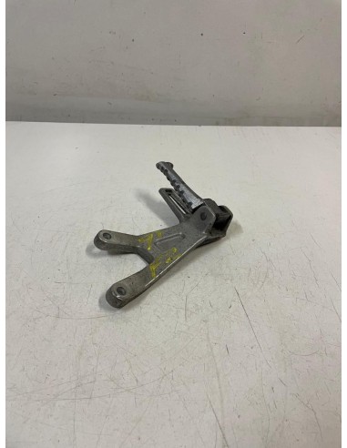 Platine repose pied passager arrière gauche YAMAHA FZ 750 1988 - 1994