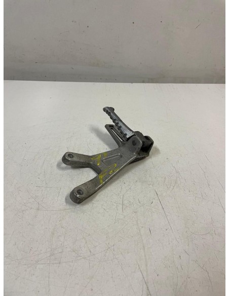 Platine repose pied passager arrière gauche YAMAHA FZ 750 1988 - 1994