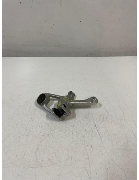 Platine repose pied passager arrière droite YAMAHA YZF 750 1993 - 1998