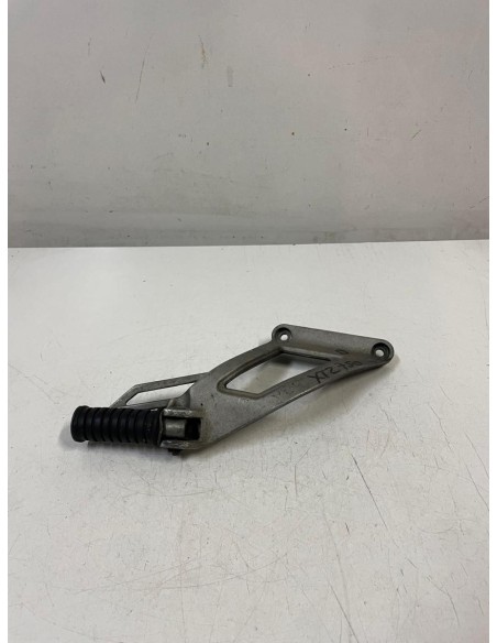 Platine repose pied passager arrière droite YAMAHA TENERE 750 1989 - 1996