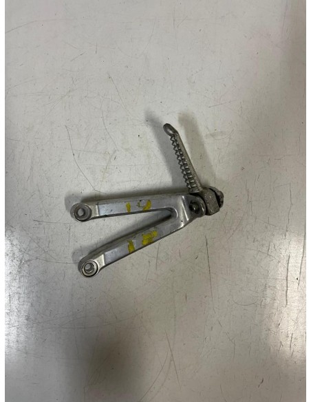 Platine repose pied passager arrière gauche YAMAHA R1 2000 - 2001