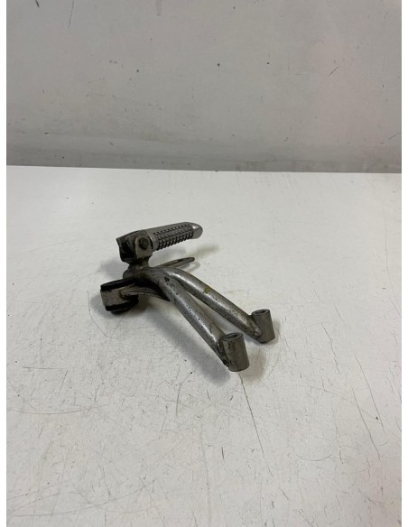 Platine repose pied passager arrière droite SUZUKI RF 600 1993 - 1996