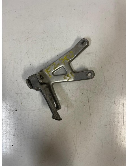Platine repose pied passager arrière gauche YAMAHA FZ 750 1988 - 1994