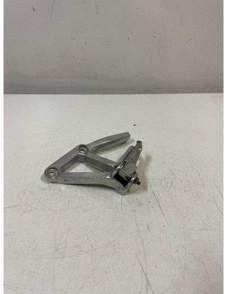 Platine repose pied passager arrière gauche YAMAHA FAZER 600 1998 - 2003