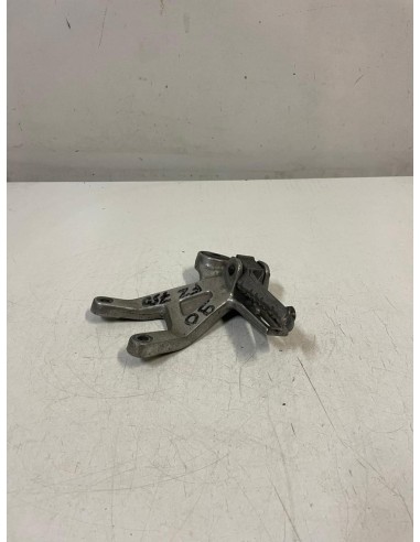 Platine repose pied passager arrière droite YAMAHA FZ 750 1988 - 1994