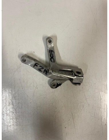 Platine repose pied passager arrière droite YAMAHA FZR 600 1988 - 1995