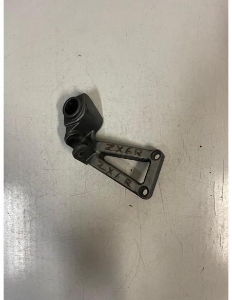 Platine repose pied passager arrière droite KAWASAKI ZX6R 1995 - 1997