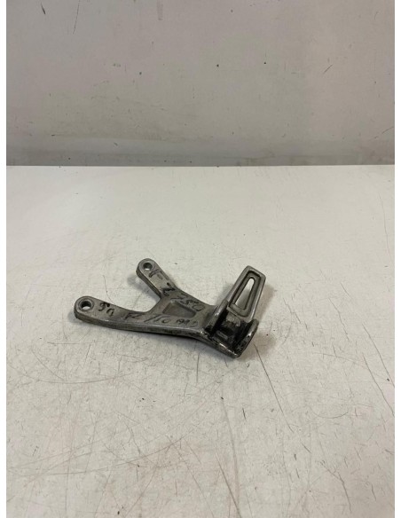 Platine repose pied passager arrière droite YAMAHA FZ 750 1985 - 1991