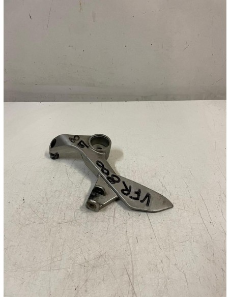 Platine gauche repose pied HONDA VFR 800 1998 - 2001