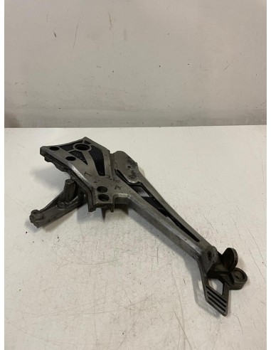 Platine droite repose pied KAWASAKI GPZ 900 1983 - 2003