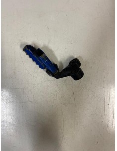 Platine avant gauche repose pied SUZUKI DR 650 1996 - 2003