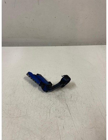 Platine avant gauche repose pied SUZUKI DR 650 1996 - 2003