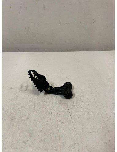 Platine avant droite repose pied conducteur SUZUKI DR 650 1996  -  2003