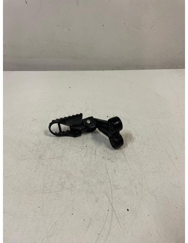 Platine avant gauche repose pied SUZUKI DR 650 1996 - 2003