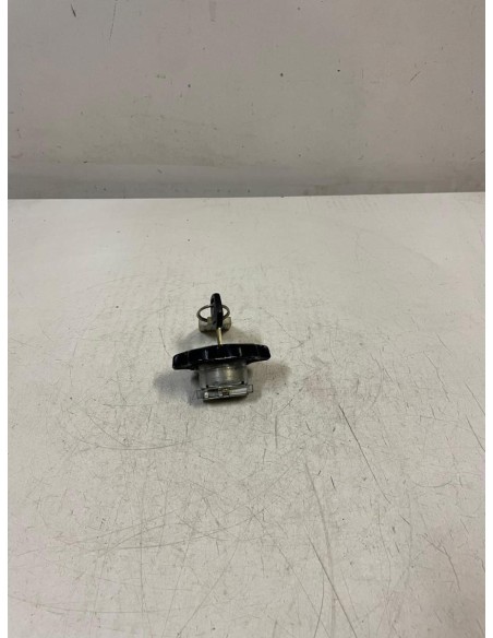 Bouchon de réservoir avec clé SUZUKI DR 650 1996  -  2003