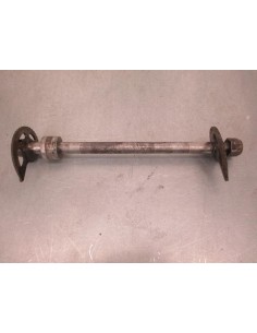 Axe de roue arrière SUZUKI DR 800 1991  -  1999
